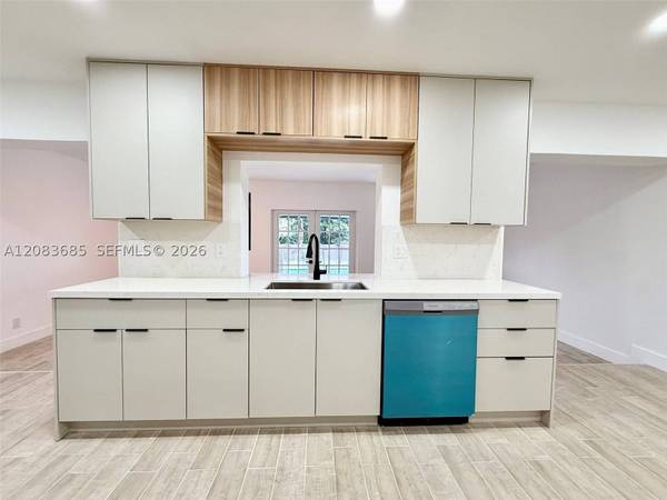 2201 N 54th Ave, Hollywood, FL 33021