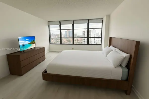 600 Three Islands Blvd #1520, Hallandale Beach, FL 33009