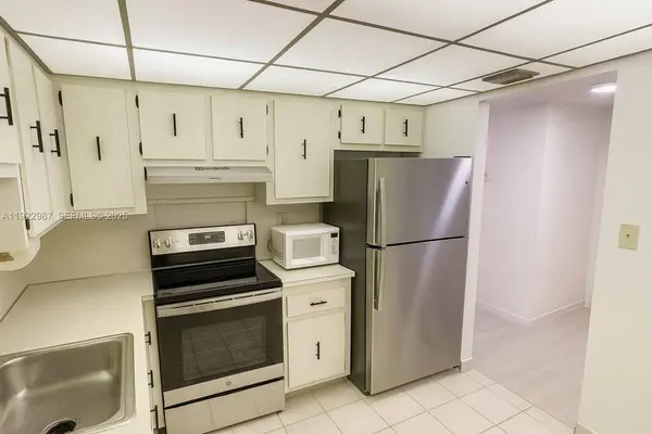 600 Three Islands Blvd #1520, Hallandale Beach, FL 33009