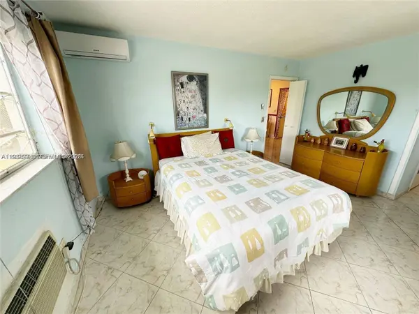 17001 NE 13th Ave #202, Miami, FL 33162