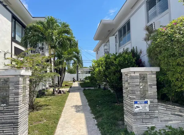 80th St, Miami Beach, FL 33141
