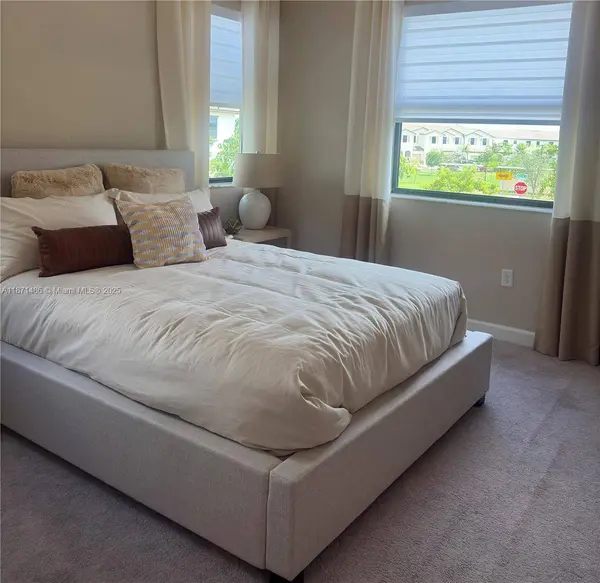 156 SW 156 CT, Miami, FL 33032