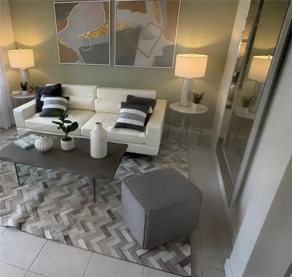 156 SW 156 CT, Miami, FL 33032