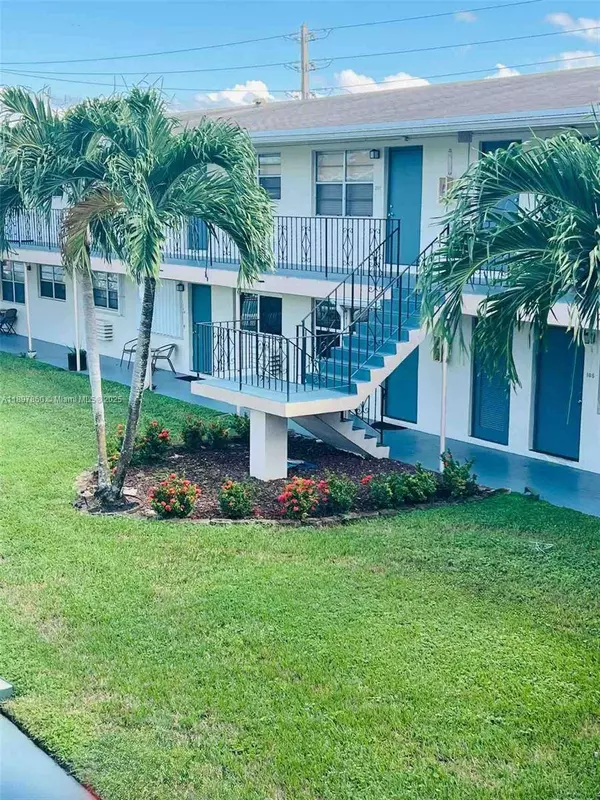 7401 Pines Blvd #209, Pembroke Pines, FL 33024