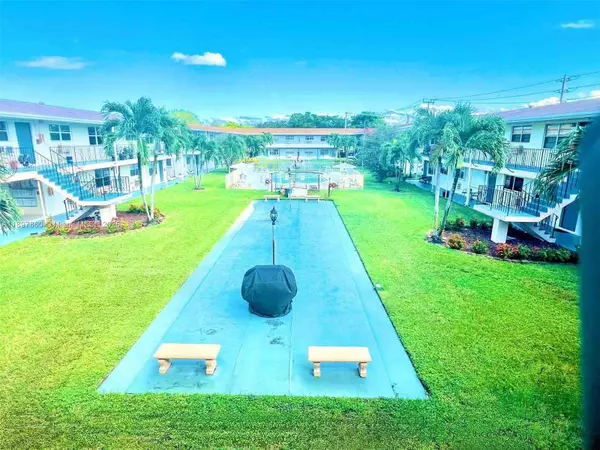 7401 Pines Blvd #209, Pembroke Pines, FL 33024