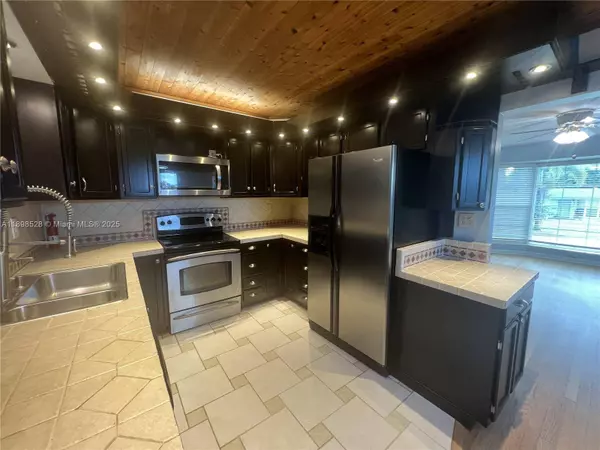 141 NW 72nd Way #1, Pembroke Pines, FL 33024