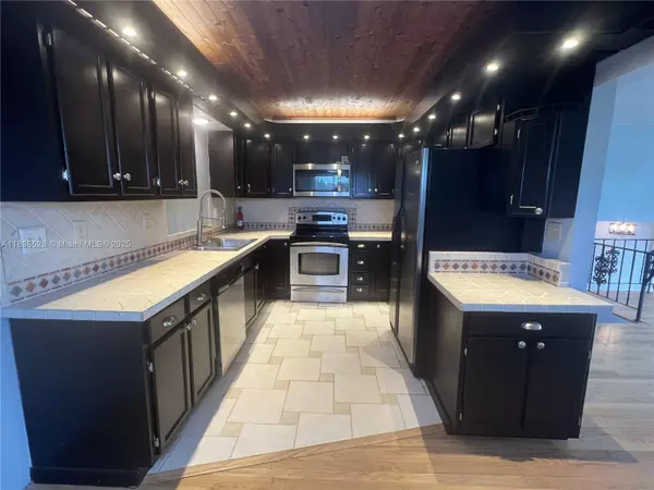 141 NW 72nd Way #1, Pembroke Pines, FL 33024