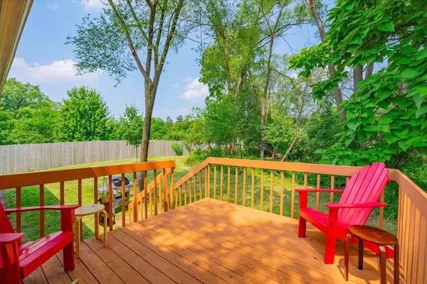 6 Arther Court, Madison, WI 53713