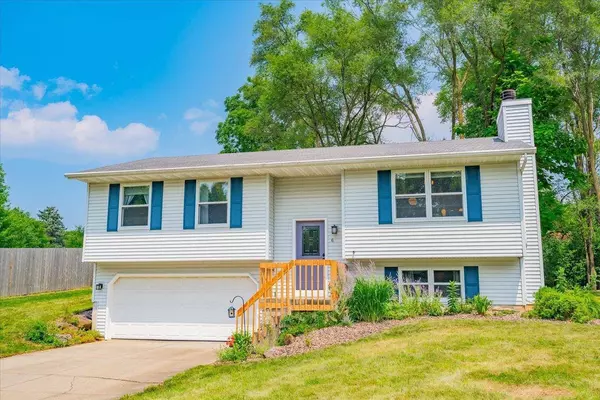 6 Arther Court, Madison, WI 53713
