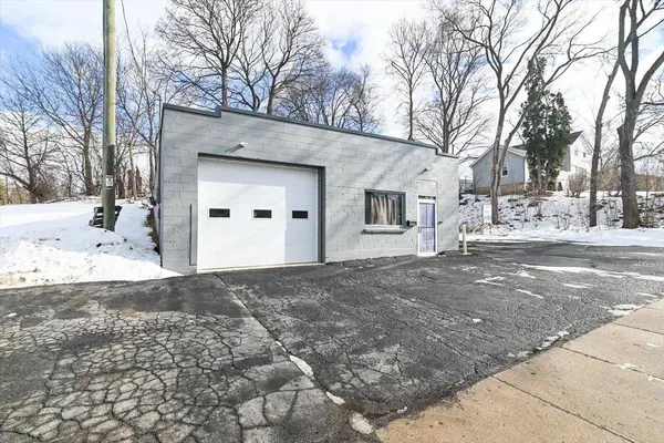 209 S 6th Street, Stoughton, WI 53589