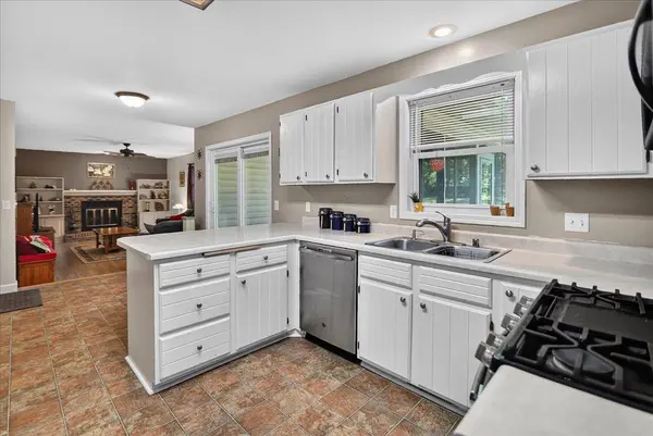 1520 Roby Road, Stoughton, WI 53589
