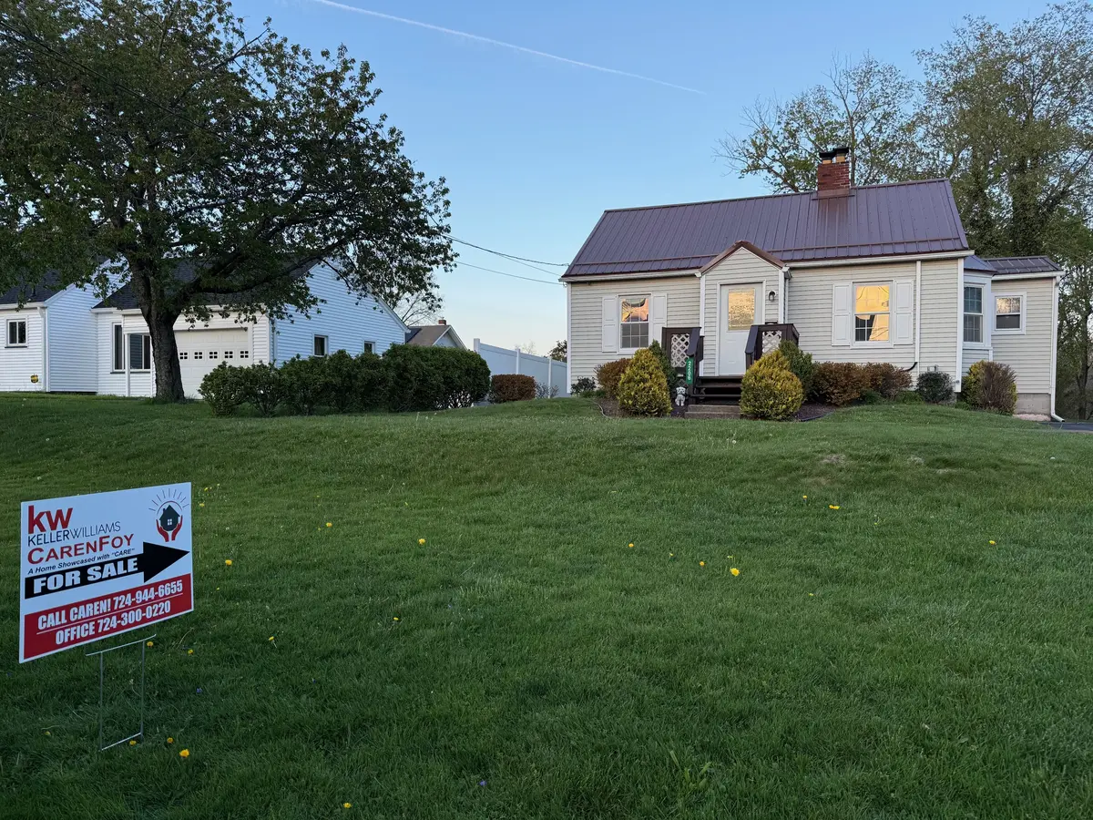 2206 Delaware Ave, New Castle, PA 16105-2210