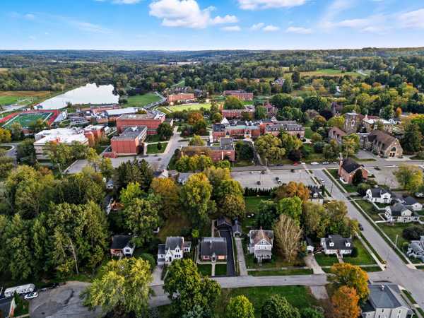 New Wilmington, PA 16142-1219,216 Vine Ct