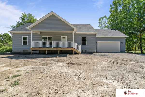 122 Knoll Dr, New Castle, PA 16102-2214