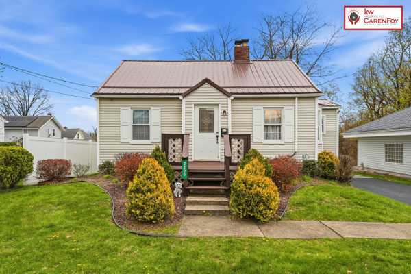 2206 Delaware Ave, New Castle, PA 16105-2210