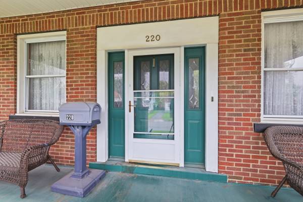 220 E Sheridan Ave, New Castle, PA 16105-2561