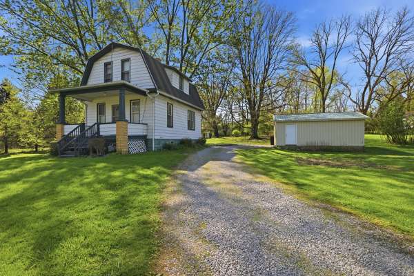 1239 Rebecca St, New Castle, PA 16101-8513