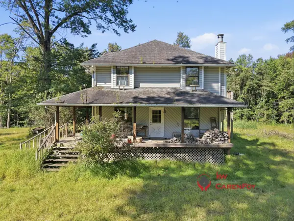 2269 Timber Ln, New Castle, PA 16105-3911
