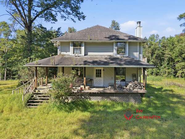 2269 Timber Ln, New Castle, PA 16105-3911