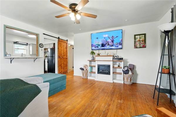 856 Spencer Ave, Sharon, PA 16146