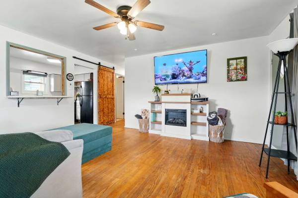 856 Spencer Ave, Sharon, PA 16146-3160