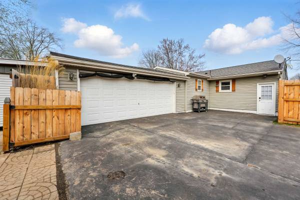 856 Spencer Ave, Sharon, PA 16146-3160