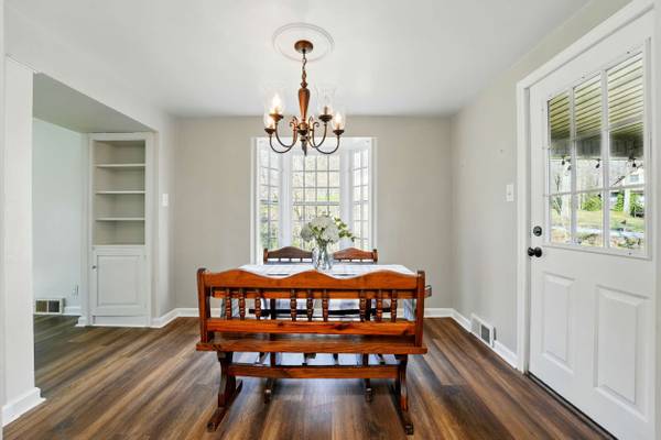 143 Old Hickory Rd, New Castle, PA 16102-2317