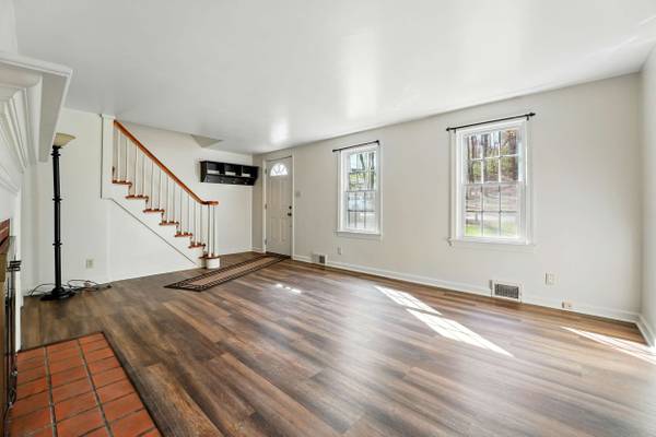 143 Old Hickory Rd, New Castle, PA 16102-2317