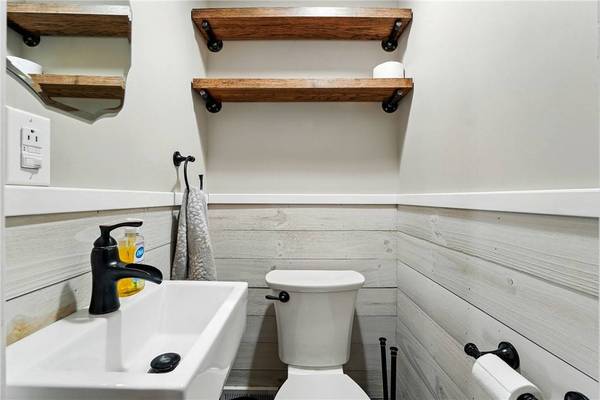 143 Old Hickory Rd, North Beaver Twp, PA 16102