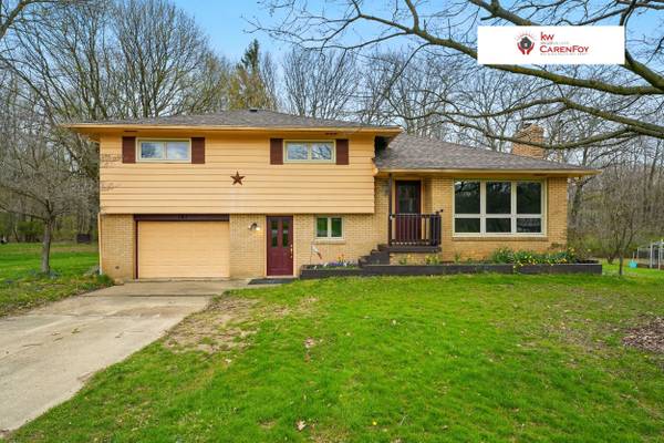 181 Fawn Ln, New Castle, PA 16105-5705