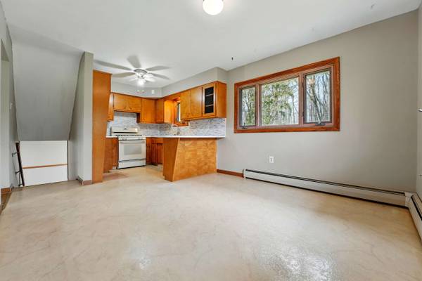 181 Fawn Ln, New Castle, PA 16105-5705