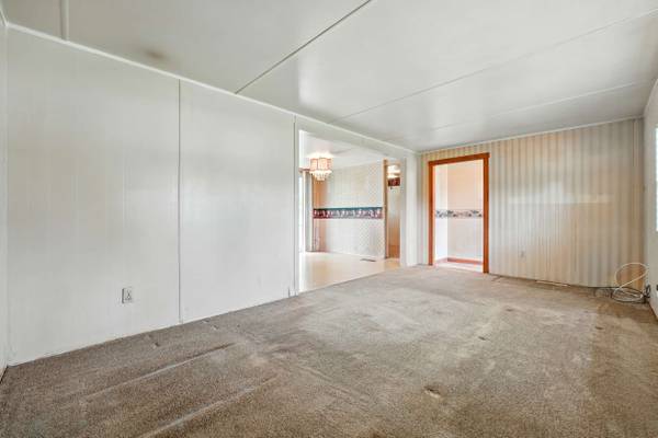 49 Orchard Rd, New Wilmington, PA 16142-1927