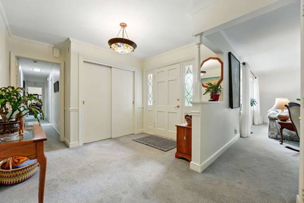 3080 Eldogar Ln, New Castle, PA 16105