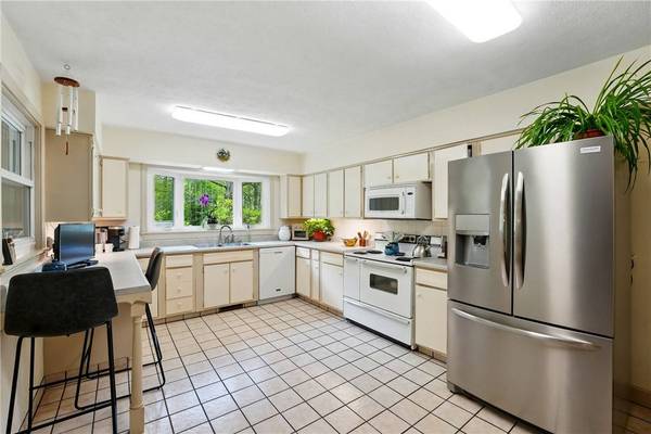 3080 Eldogor Ln, Neshannock Twp, PA 16105