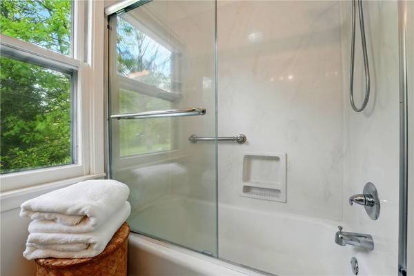 3080 Eldogor Ln, Neshannock Twp, PA 16105