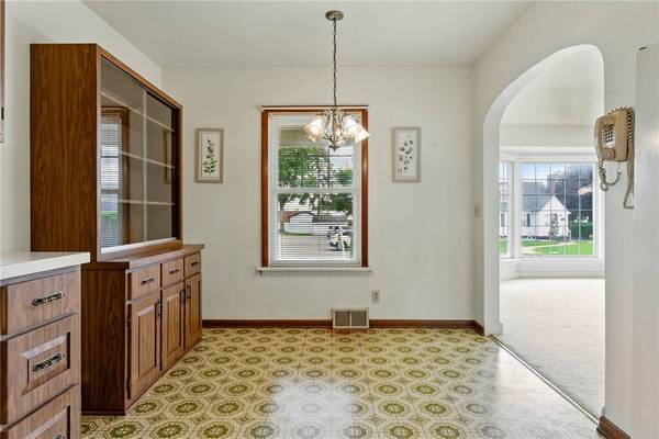 300 W Elizabeth St, Neshannock Twp, PA 16105