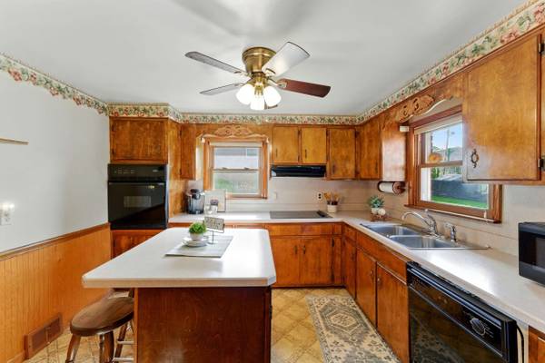 407 E Fairfield Ave, New Castle, PA 16105-2311