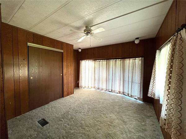 1515 Lee Ln, Grove City Boro, PA 16127