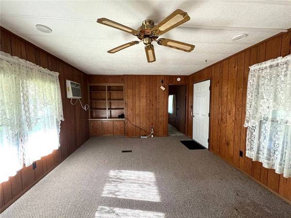 1515 Lee Ln, Grove City Boro, PA 16127