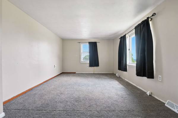 2897 Rutledge Rd, Transfer, PA 16154-8527