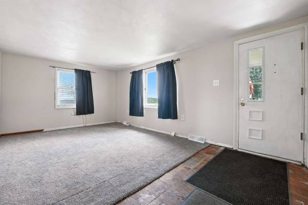 2897 Rutledge Rd, Transfer, PA 16154-8527