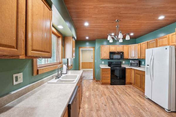 717 Cunningham Ave, New Castle, PA 16101-4581