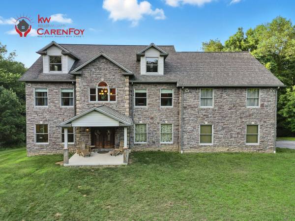 158 Skyview Dr, New Castle, PA 16102-3648