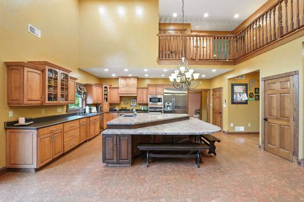 158 Skyview Dr, New Castle, PA 16102-3648