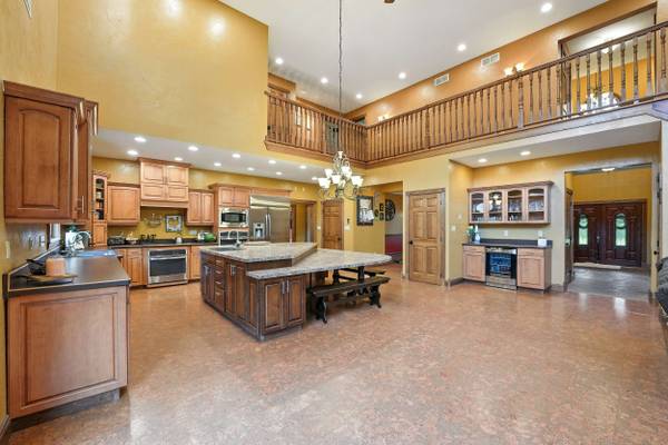 158 Skyview Dr, New Castle, PA 16102-3648