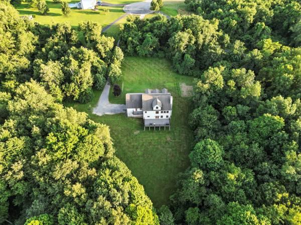 158 Skyview Dr, New Castle, PA 16102-3648