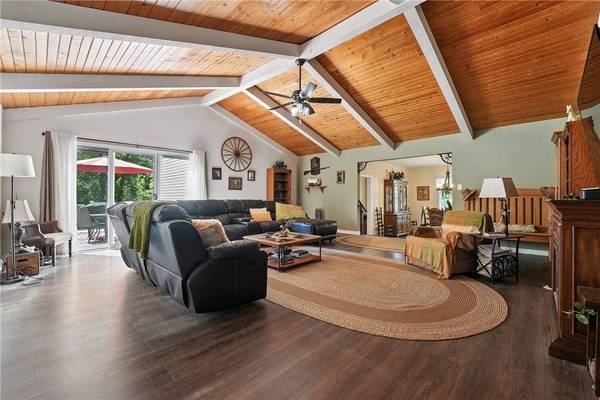 3215 Mercer Rd, Neshannock Twp, PA 16105