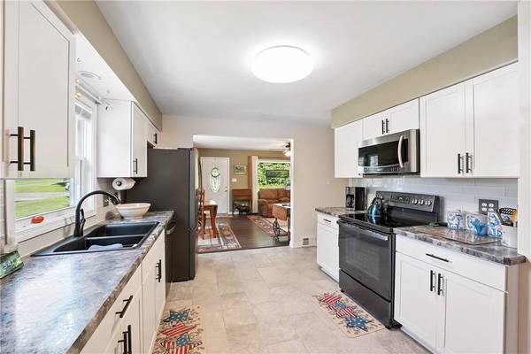 3215 Mercer Rd, Neshannock Twp, PA 16105