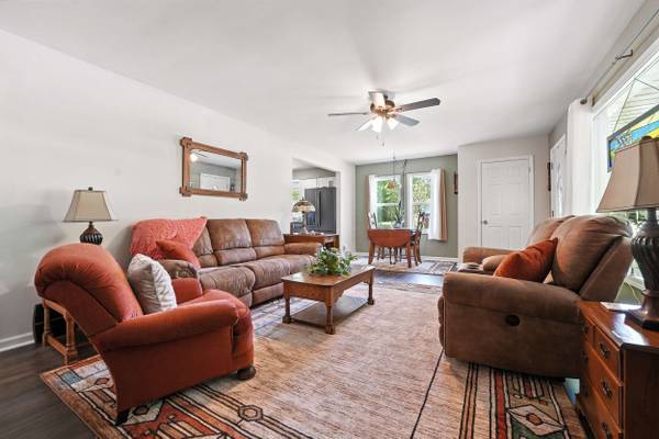 3215 Mercer Rd, New Castle, PA 16105-5311