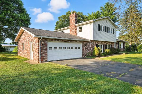 257 Halltown Rd, Wampum, PA 16157-2015